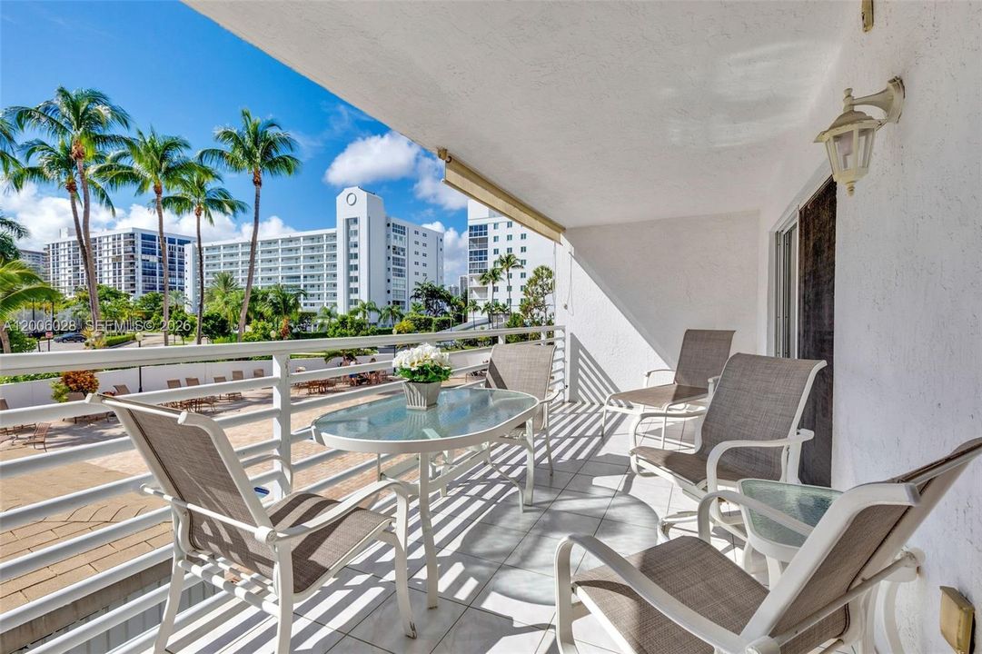 For Sale: $399,000 (2 beds, 2 baths, 1330 Square Feet)