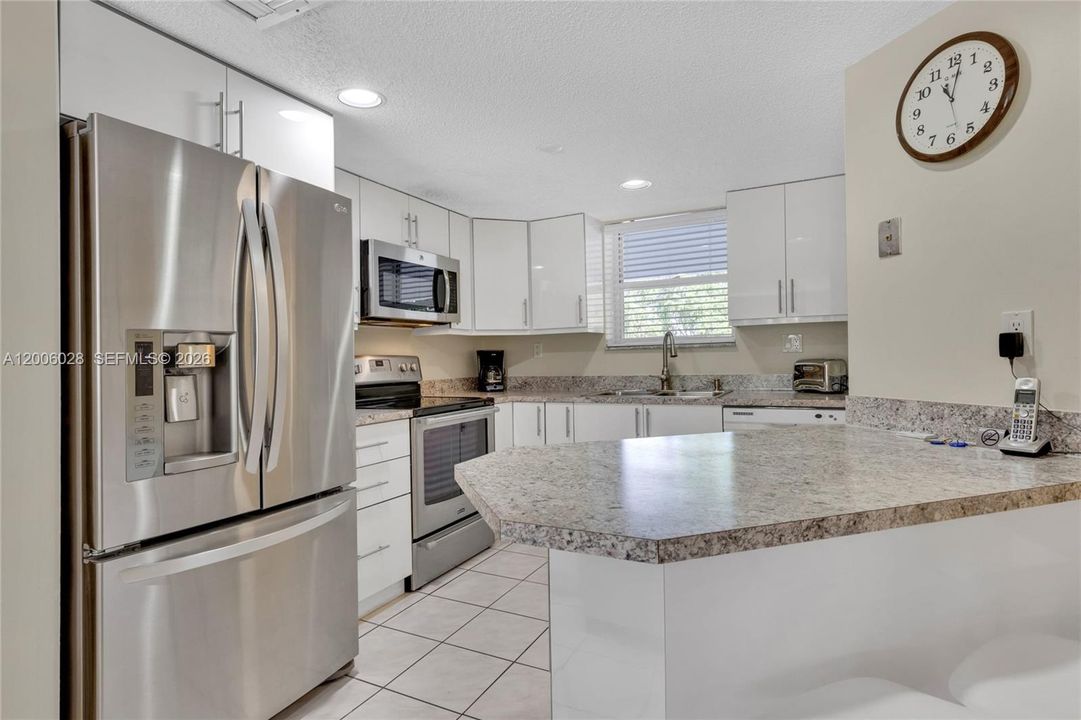 For Sale: $399,000 (2 beds, 2 baths, 1330 Square Feet)