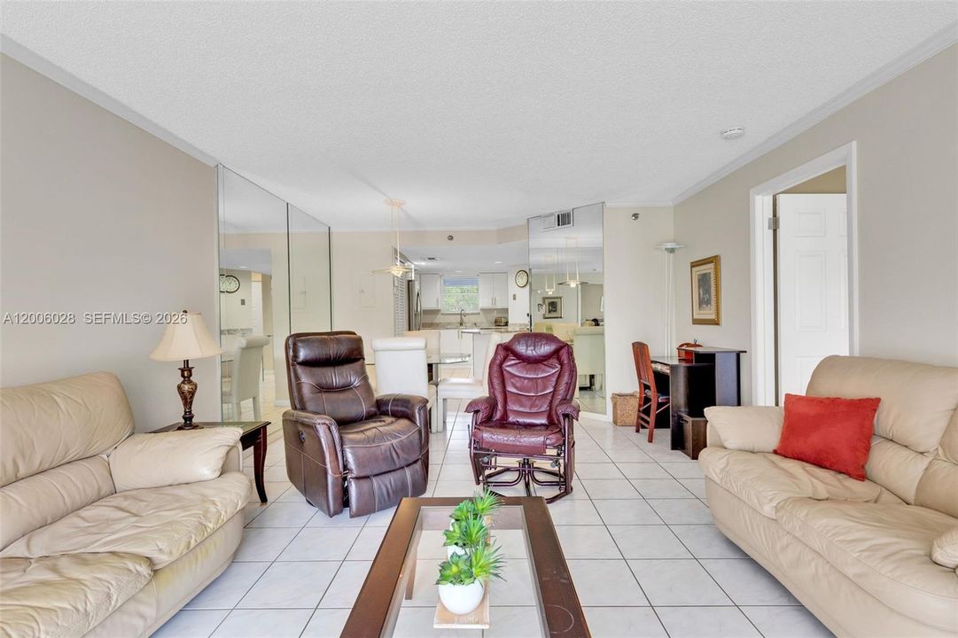 For Sale: $399,000 (2 beds, 2 baths, 1330 Square Feet)