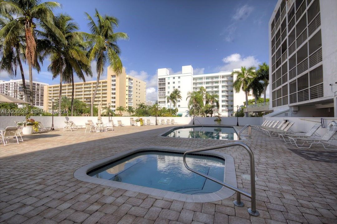 For Sale: $399,000 (2 beds, 2 baths, 1330 Square Feet)
