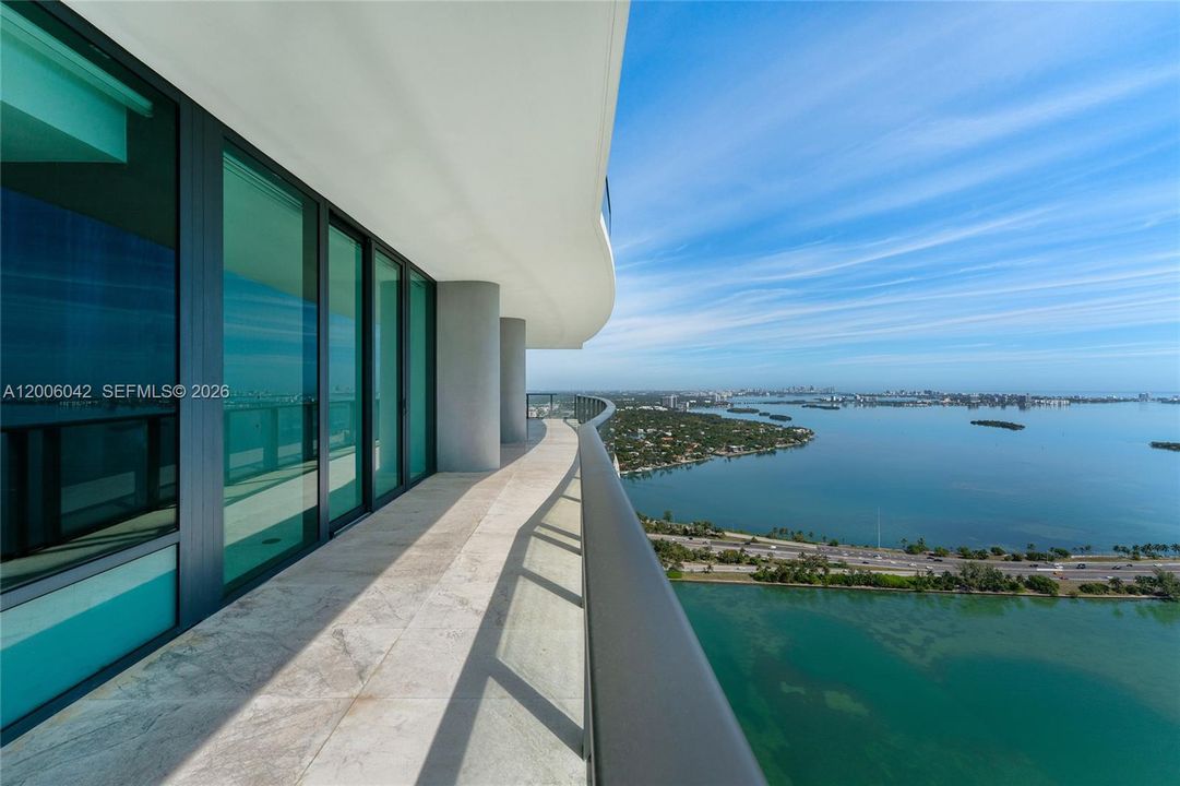 For Sale: $4,150,000 (5 beds, 5 baths, 2887 Square Feet)