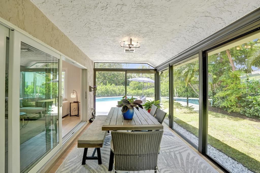 Sunroom Dinning