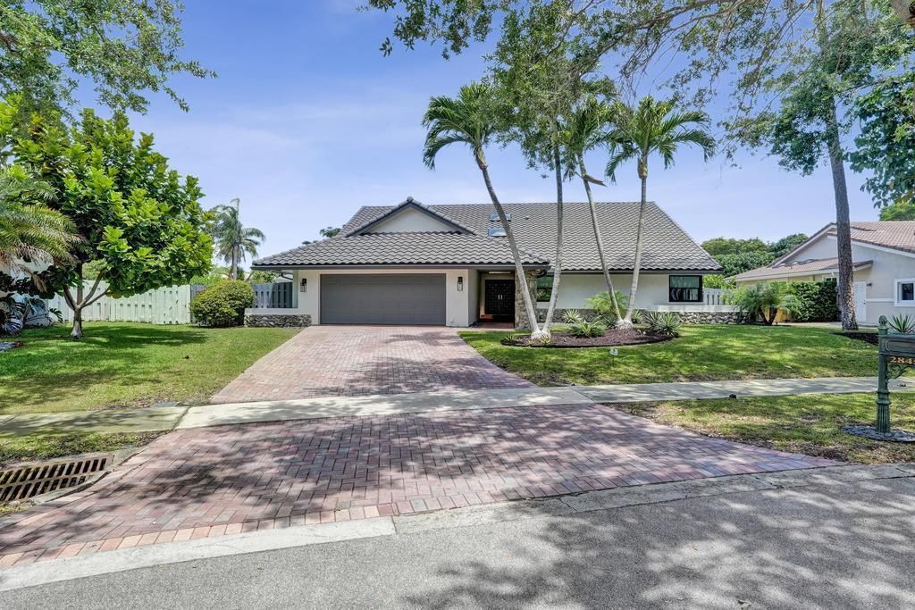 Large Lot with privacy