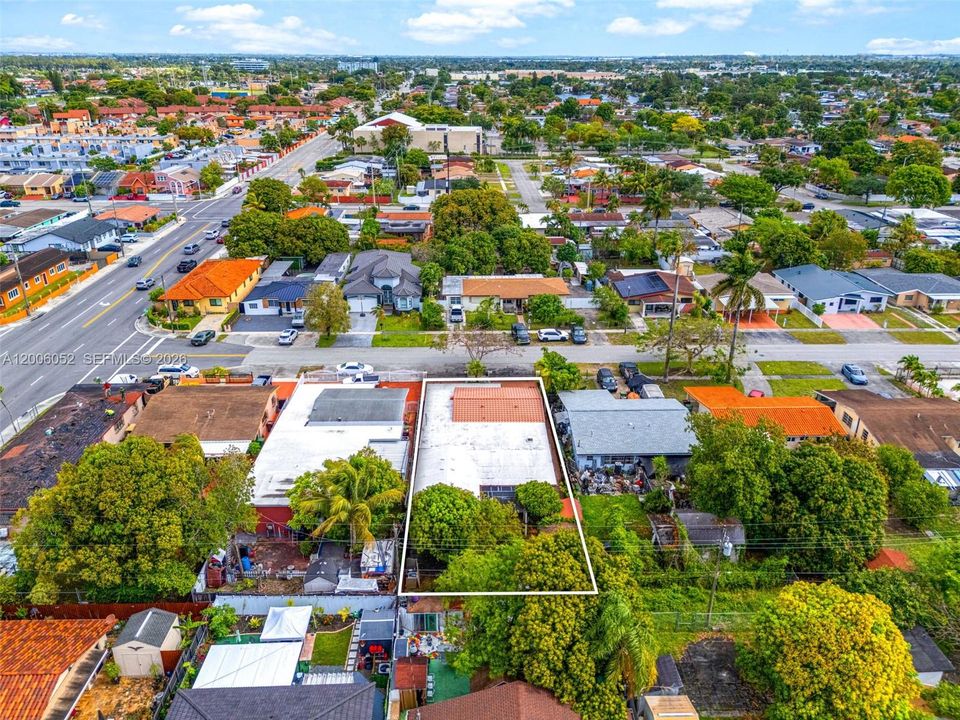 Activo con contrato: $695,000 (5 camas, 3 baños, 2136 Pies cuadrados)