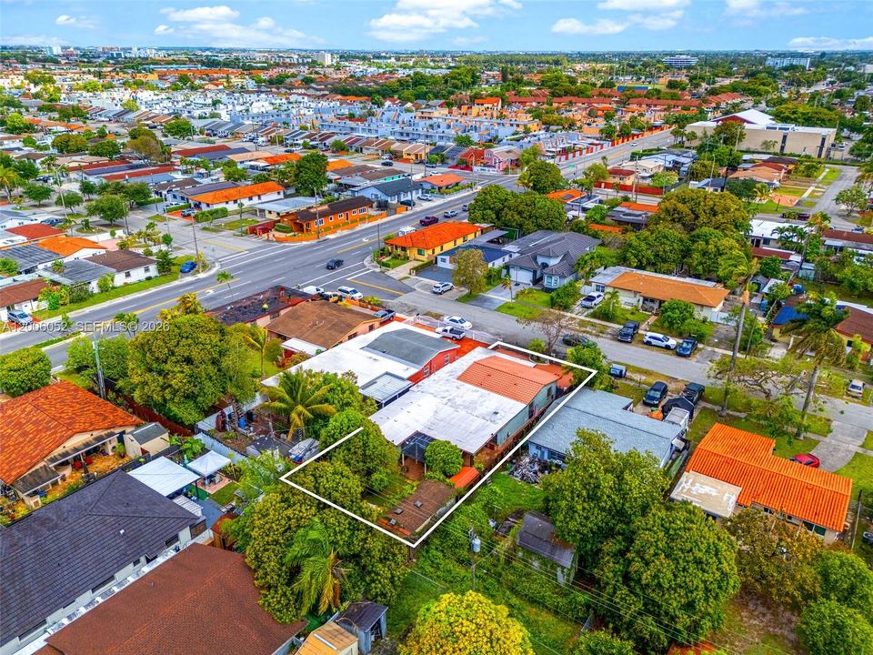 Activo con contrato: $695,000 (5 camas, 3 baños, 2136 Pies cuadrados)