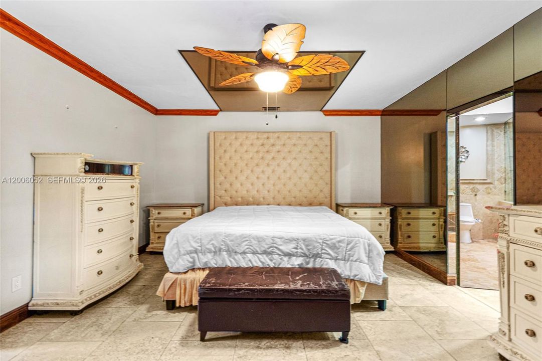 Activo con contrato: $695,000 (5 camas, 3 baños, 2136 Pies cuadrados)