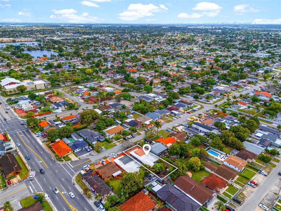 Activo con contrato: $695,000 (5 camas, 3 baños, 2136 Pies cuadrados)