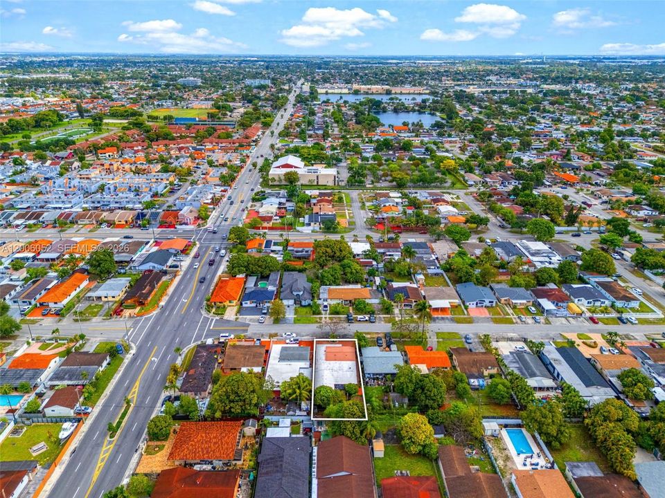 Activo con contrato: $695,000 (5 camas, 3 baños, 2136 Pies cuadrados)