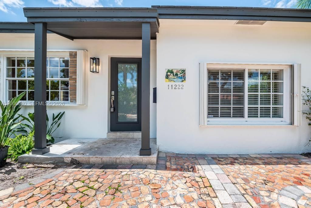 Active With Contract: $4,900 (3 beds, 1 baths, 1224 Square Feet)