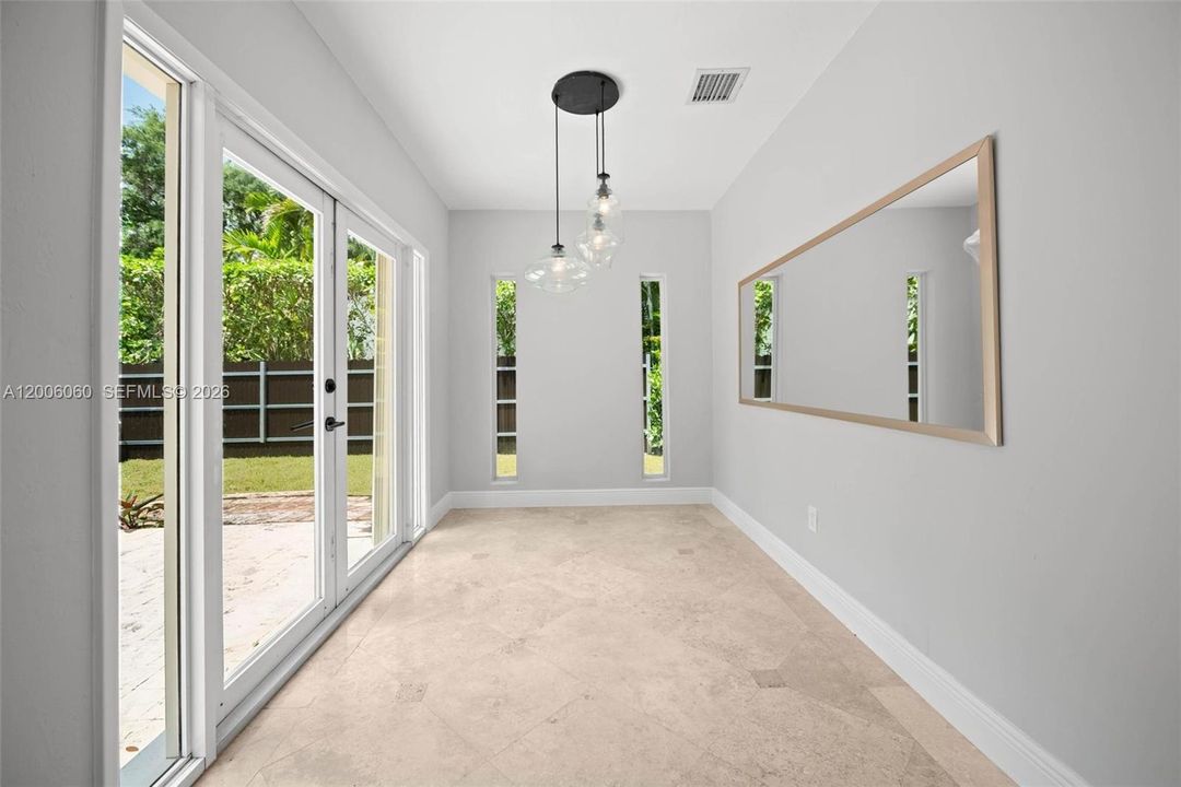 Active With Contract: $4,900 (3 beds, 1 baths, 1224 Square Feet)