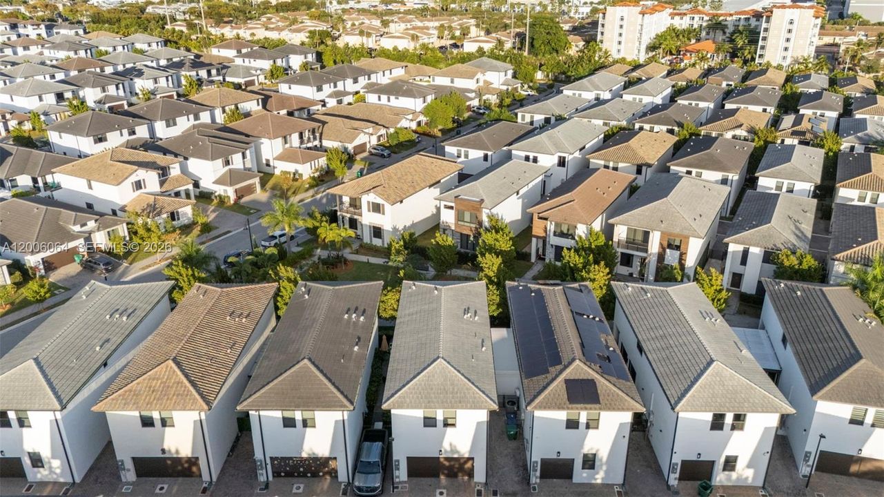 Недавно продано: $1,080,000 (3 спален, 2 ванн, 2158 Квадратных фут)