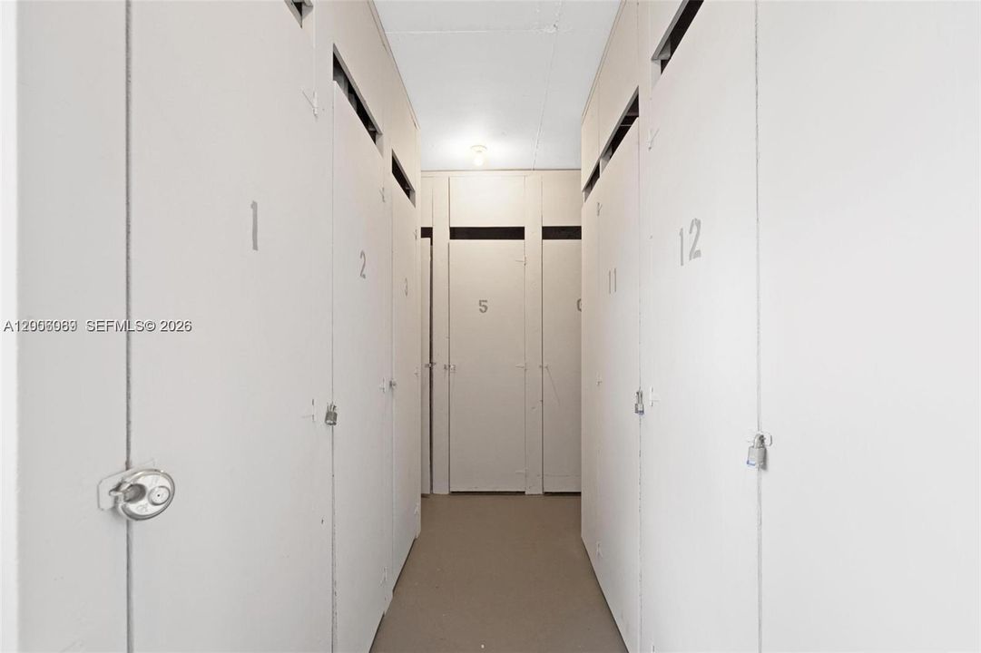 На продажу: $170,000 (2 спален, 2 ванн, 1027 Квадратных фут)