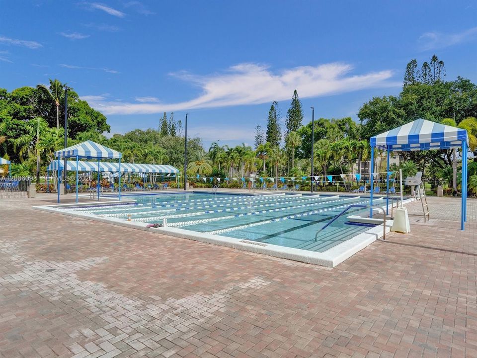 For Sale: $420,000 (2 beds, 2 baths, 1580 Square Feet)