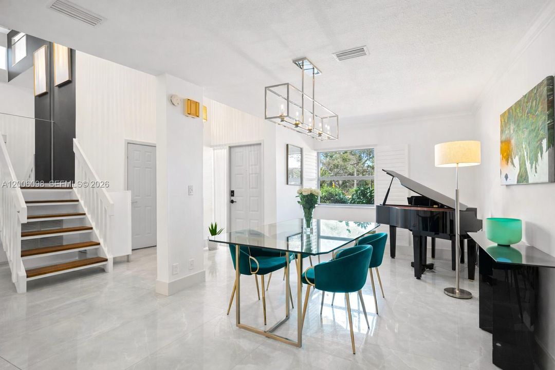 For Sale: $420,000 (2 beds, 2 baths, 1580 Square Feet)