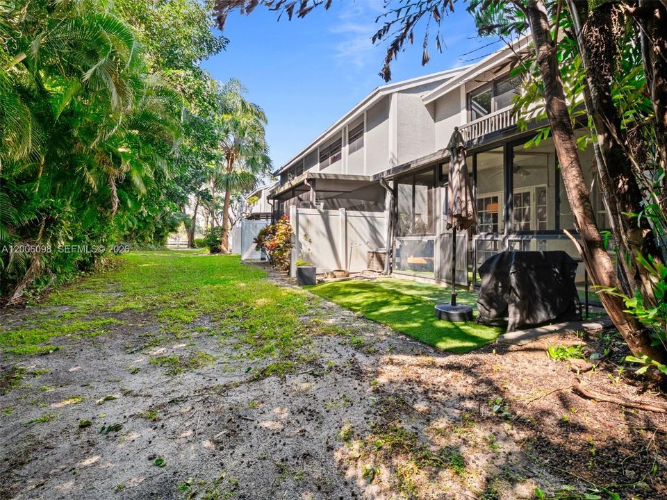 For Sale: $420,000 (2 beds, 2 baths, 1580 Square Feet)