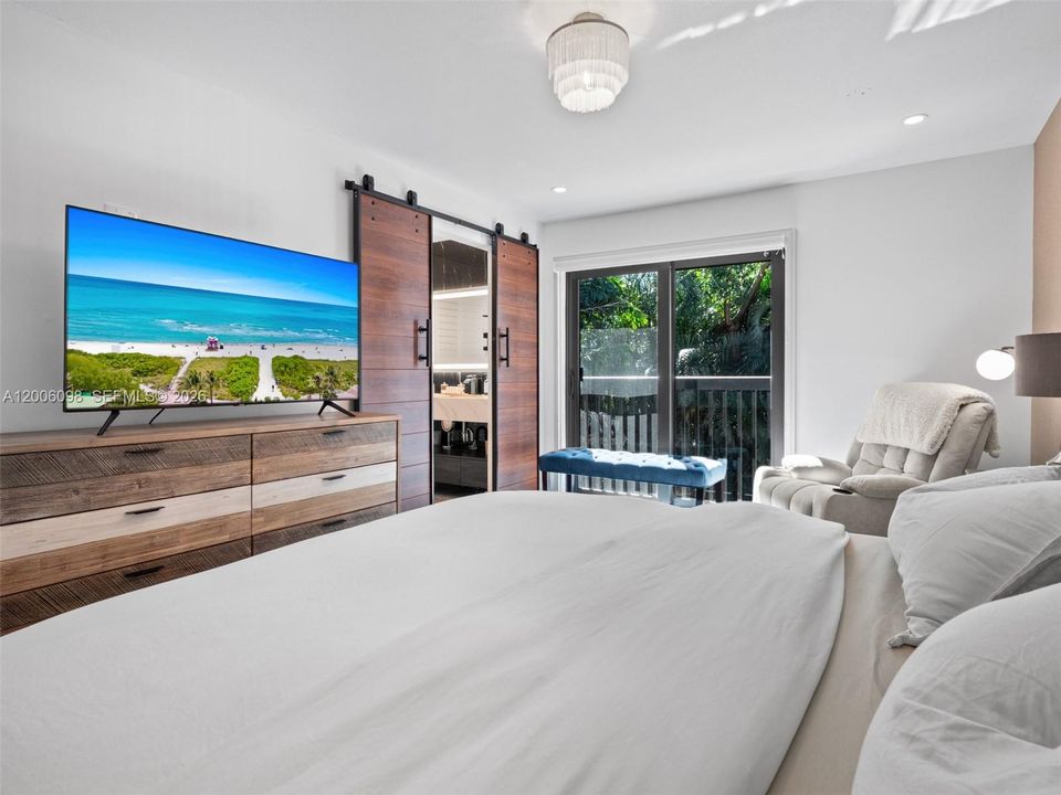 For Sale: $420,000 (2 beds, 2 baths, 1580 Square Feet)