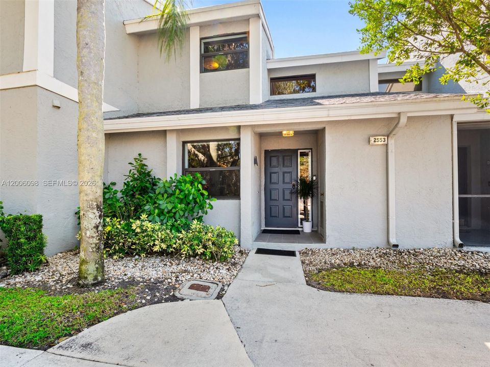 For Sale: $420,000 (2 beds, 2 baths, 1580 Square Feet)