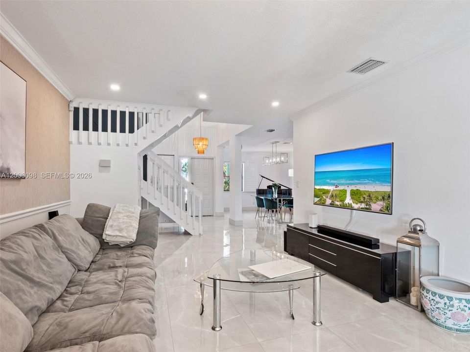 For Sale: $420,000 (2 beds, 2 baths, 1580 Square Feet)
