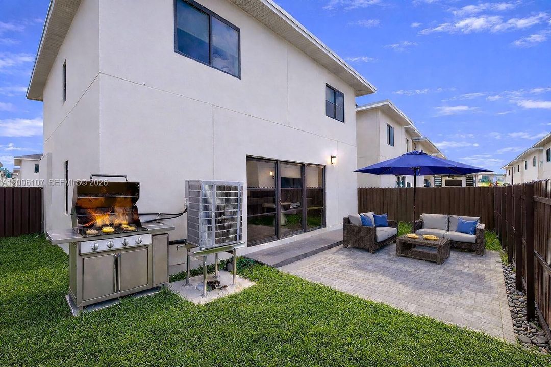 Active With Contract: $3,799 (5 beds, 3 baths, 1810 Square Feet)