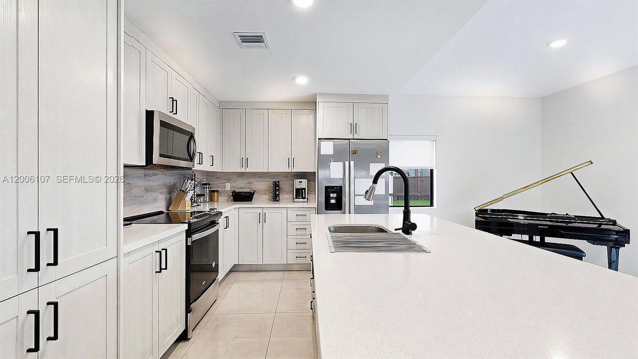 Active With Contract: $3,799 (5 beds, 3 baths, 1810 Square Feet)