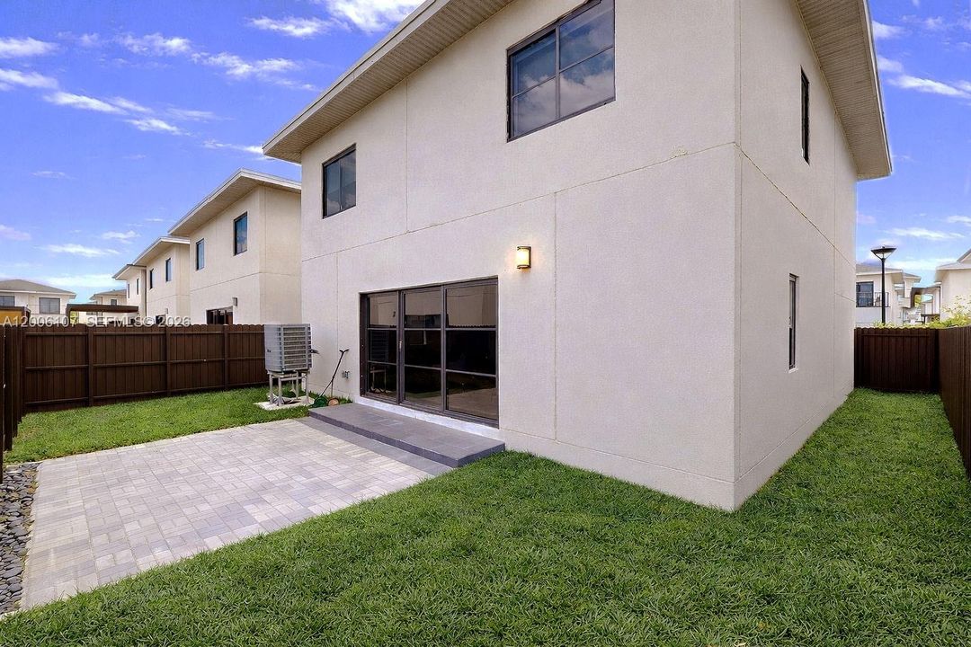 Active With Contract: $3,799 (5 beds, 3 baths, 1810 Square Feet)