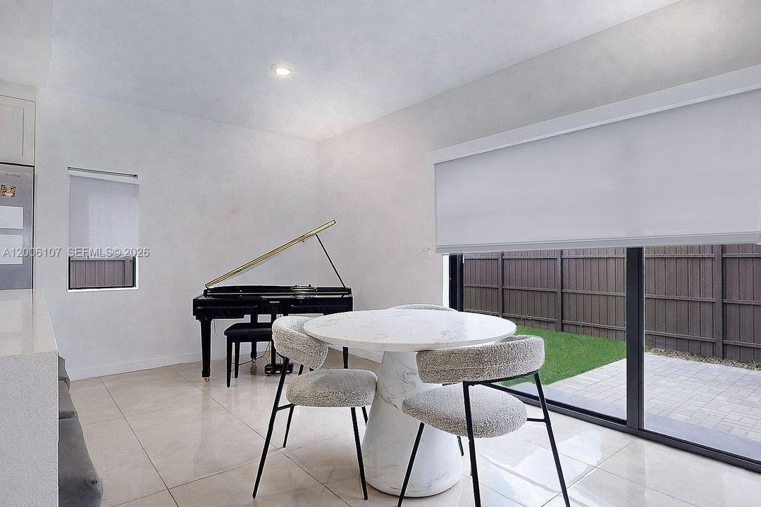 Active With Contract: $3,799 (5 beds, 3 baths, 1810 Square Feet)