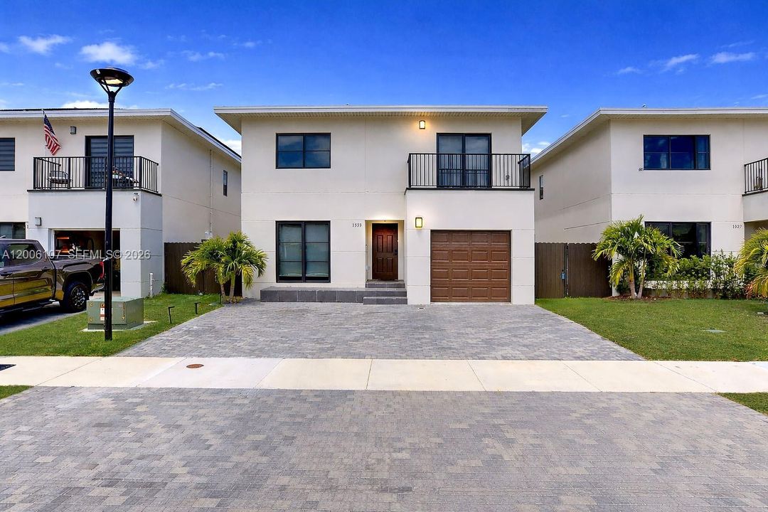 Active With Contract: $3,799 (5 beds, 3 baths, 1810 Square Feet)
