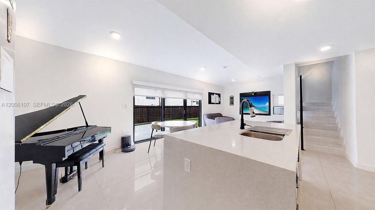 Active With Contract: $3,799 (5 beds, 3 baths, 1810 Square Feet)