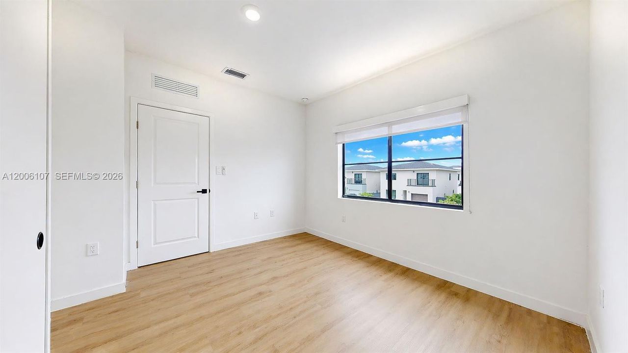 Active With Contract: $3,799 (5 beds, 3 baths, 1810 Square Feet)