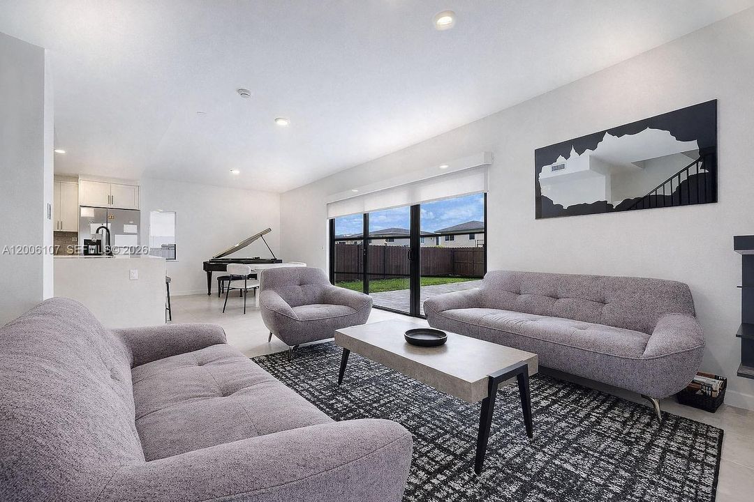 Active With Contract: $3,799 (5 beds, 3 baths, 1810 Square Feet)