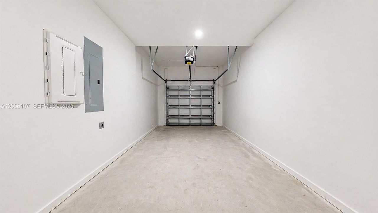 Active With Contract: $3,799 (5 beds, 3 baths, 1810 Square Feet)