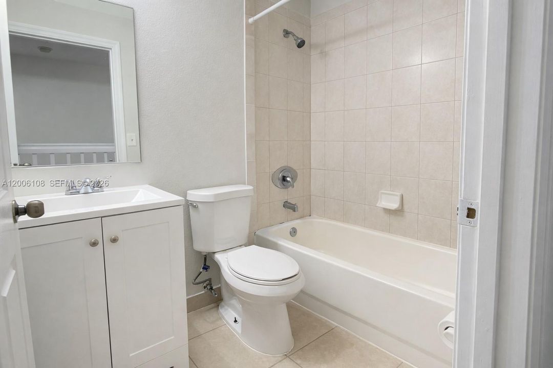 Active With Contract: $2,400 (3 beds, 2 baths, 1253 Square Feet)