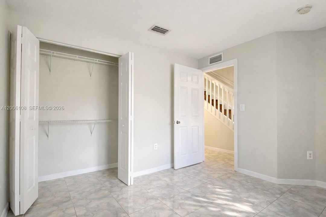 Active With Contract: $2,400 (3 beds, 2 baths, 1253 Square Feet)