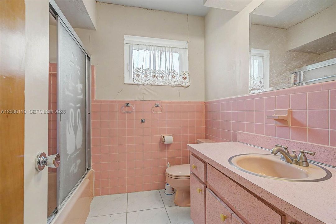 Недавно продано: $950,000 (3 спален, 2 ванн, 1310 Квадратных фут)