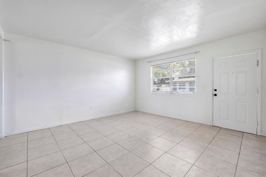 515 Ne 150th St_003