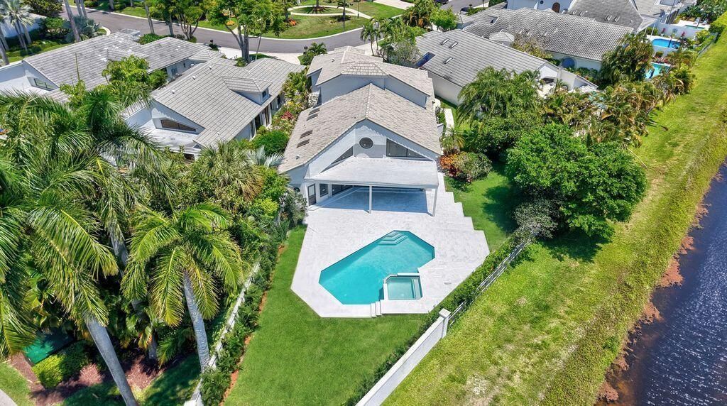 Fabuluos Expansive Pool/Patio/Yard