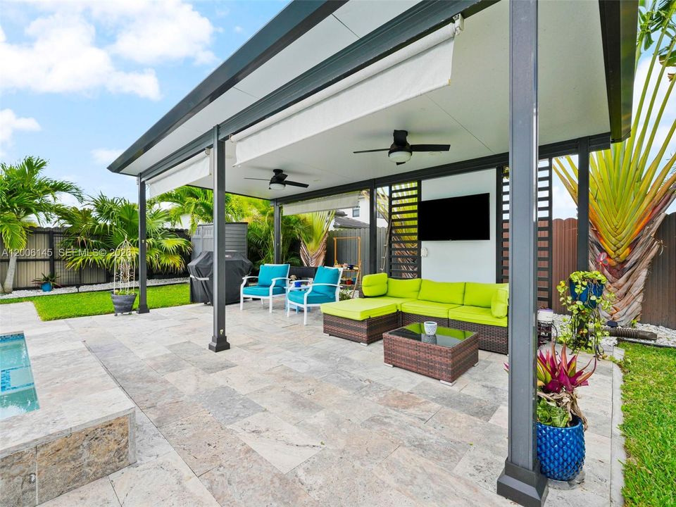 En Venta: $1,275,900 (5 camas, 4 baños, 3194 Pies cuadrados)