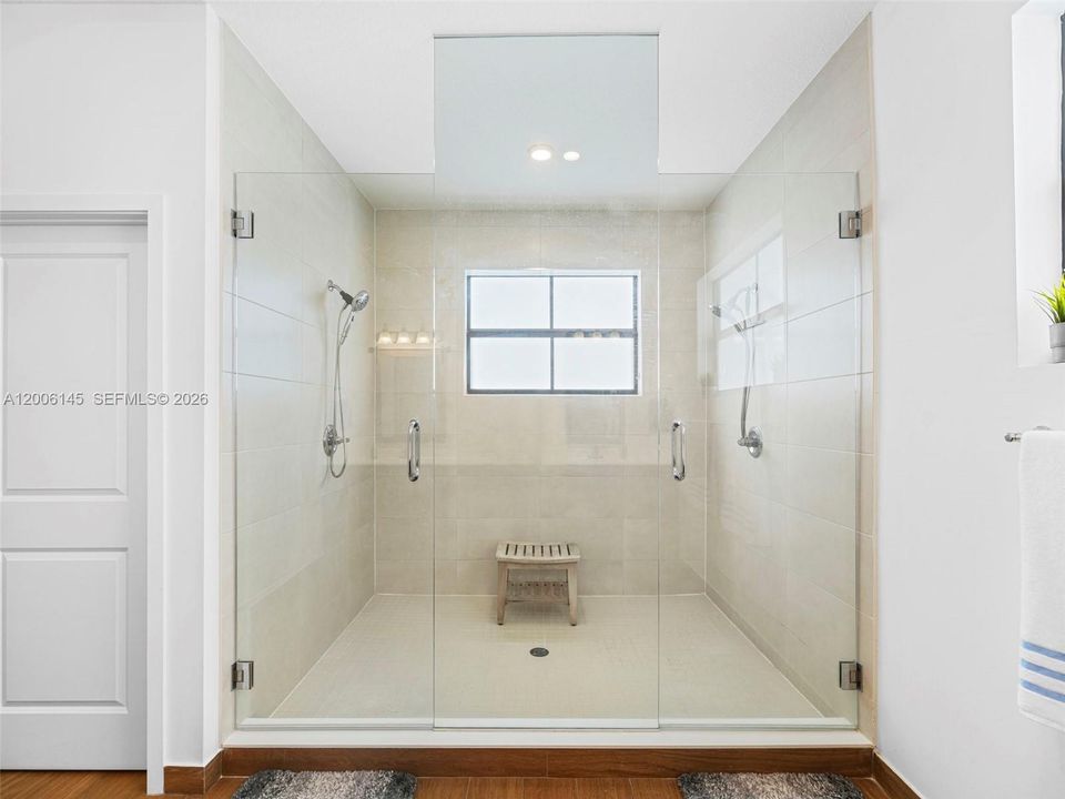 En Venta: $1,275,900 (5 camas, 4 baños, 3194 Pies cuadrados)