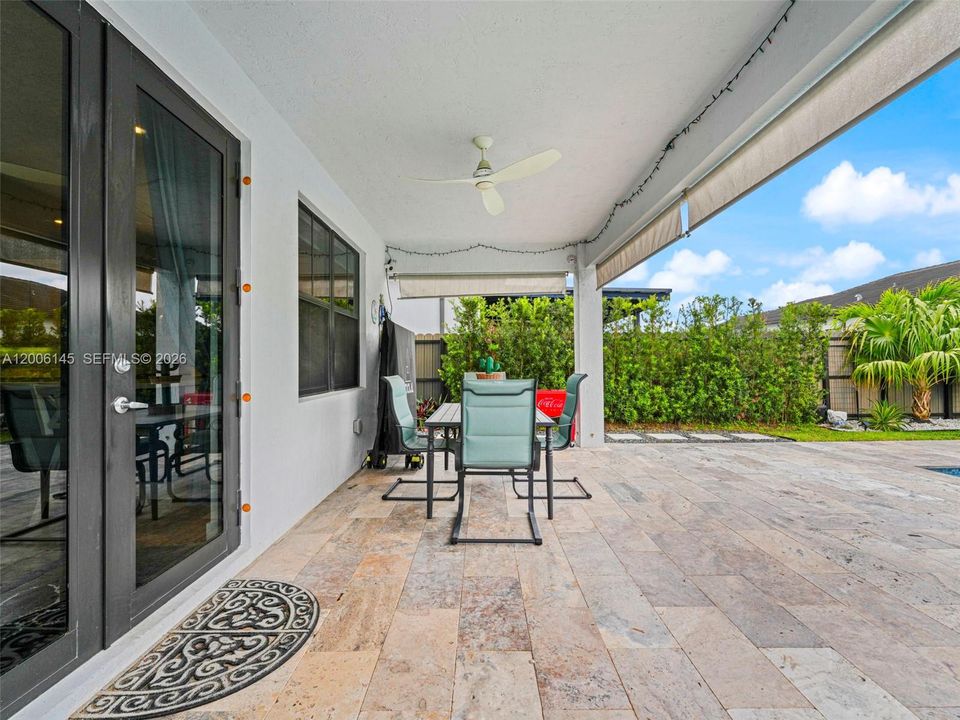 En Venta: $1,275,900 (5 camas, 4 baños, 3194 Pies cuadrados)