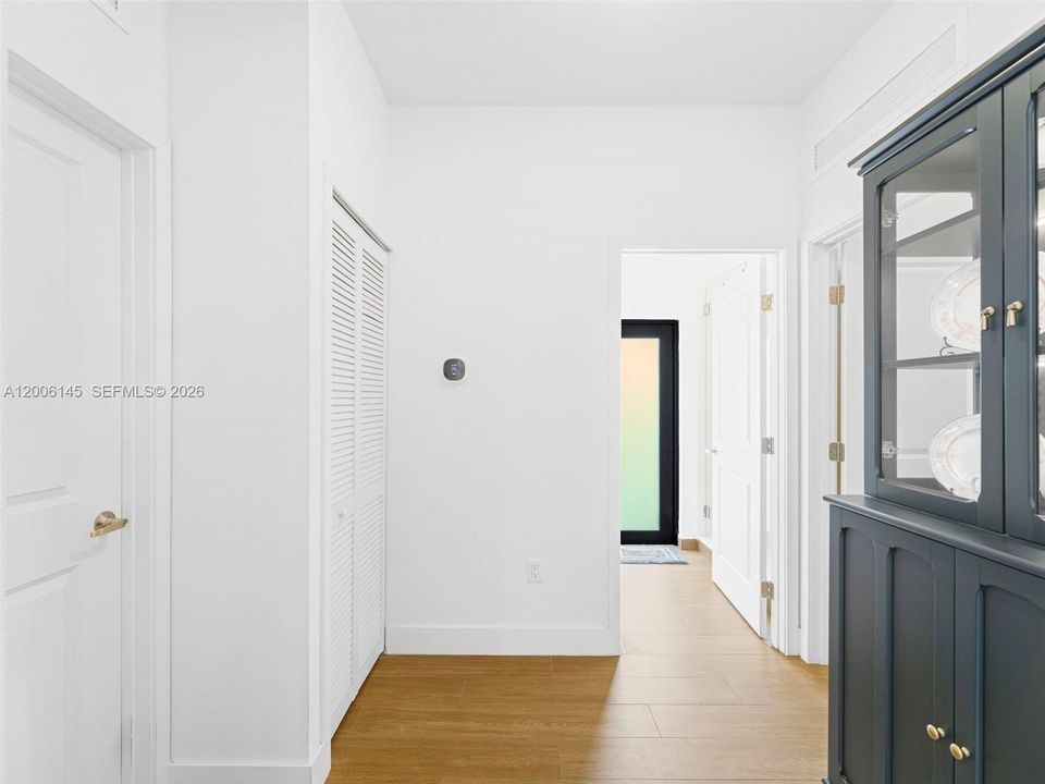 En Venta: $1,275,900 (5 camas, 4 baños, 3194 Pies cuadrados)