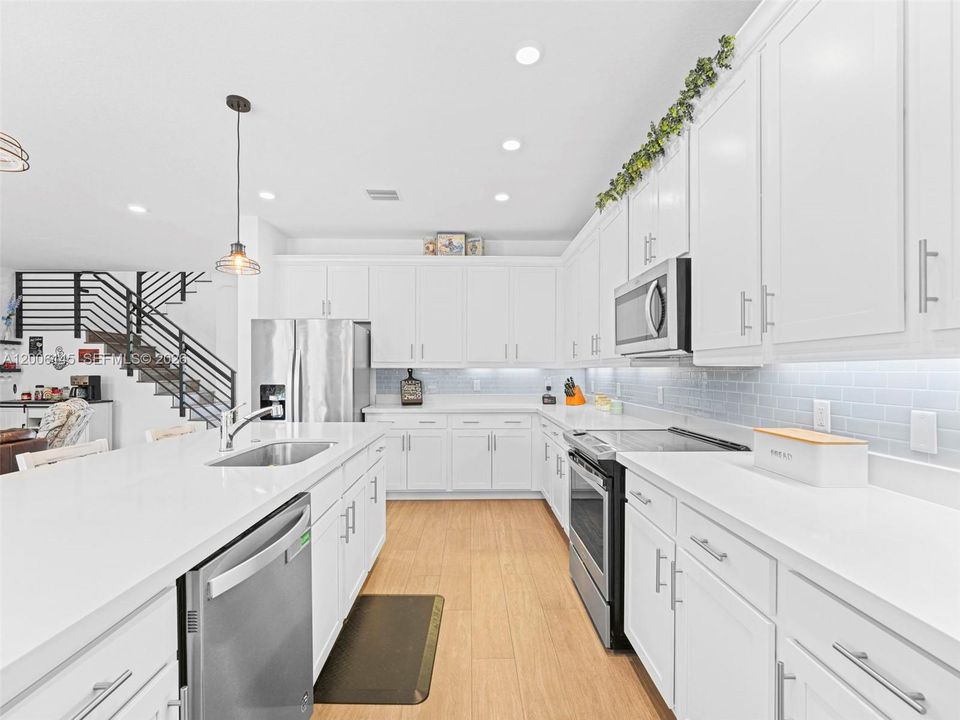 En Venta: $1,275,900 (5 camas, 4 baños, 3194 Pies cuadrados)