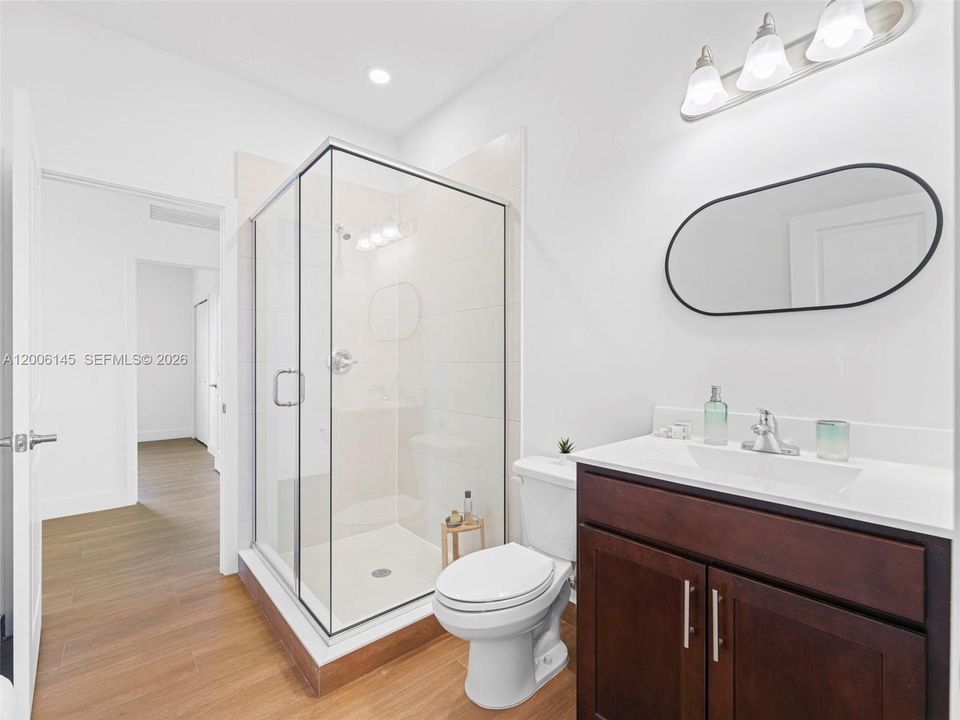 En Venta: $1,275,900 (5 camas, 4 baños, 3194 Pies cuadrados)