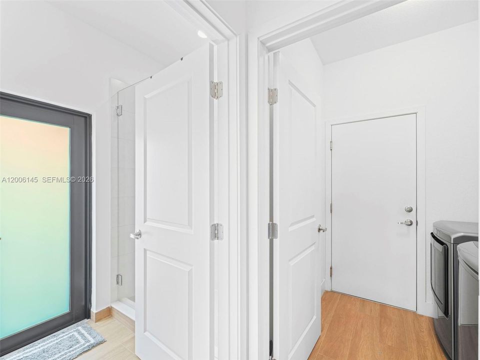 En Venta: $1,275,900 (5 camas, 4 baños, 3194 Pies cuadrados)
