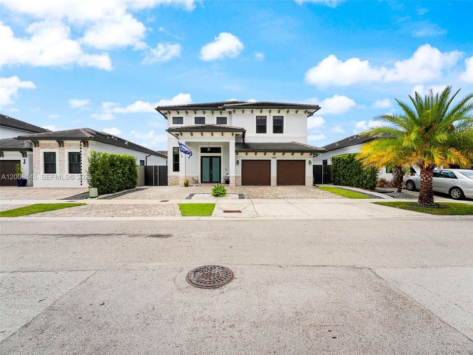 En Venta: $1,275,900 (5 camas, 4 baños, 3194 Pies cuadrados)