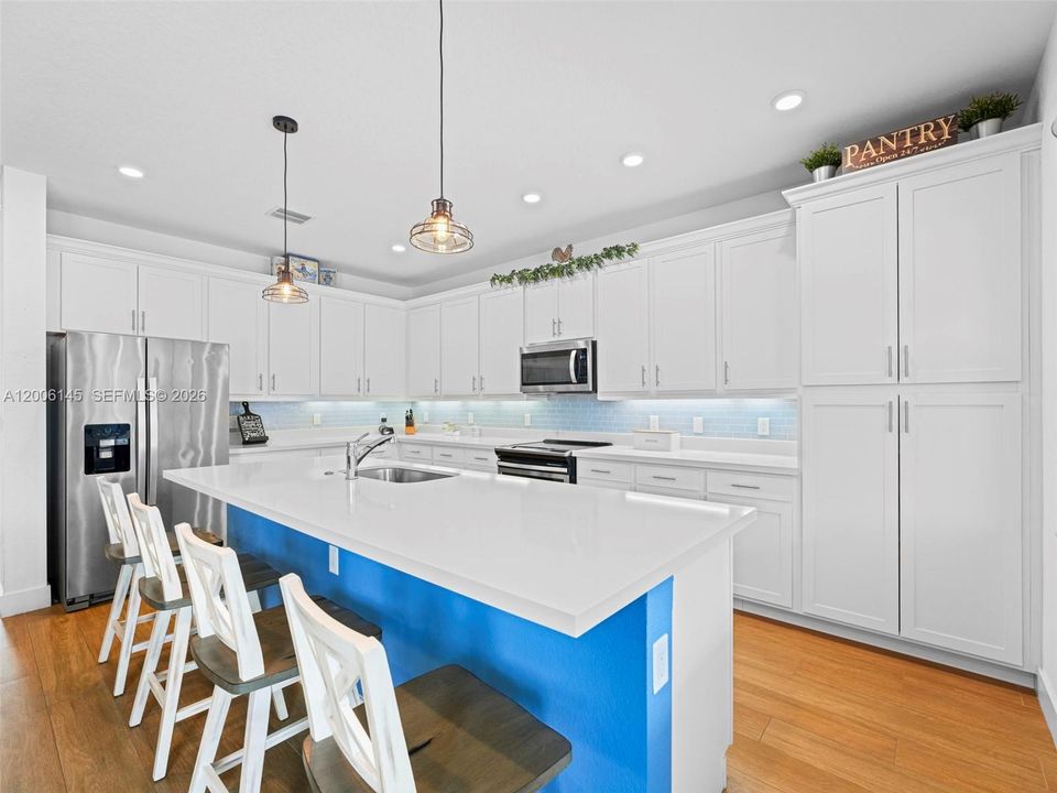 En Venta: $1,275,900 (5 camas, 4 baños, 3194 Pies cuadrados)