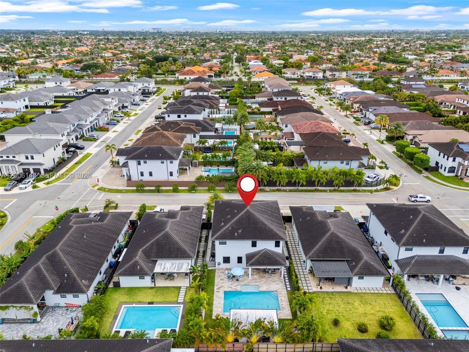 En Venta: $1,275,900 (5 camas, 4 baños, 3194 Pies cuadrados)