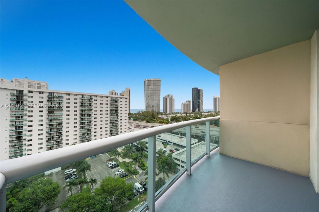 На продажу: $309,000 (1 спален, 1 ванн, 1000 Квадратных фут)