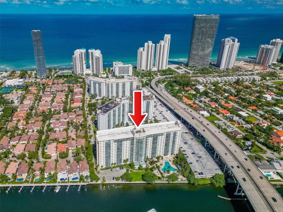 На продажу: $309,000 (1 спален, 1 ванн, 1000 Квадратных фут)