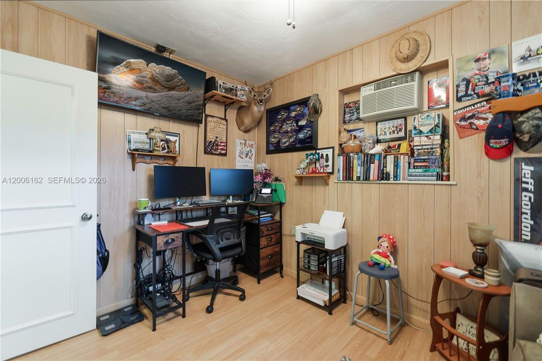Activo con contrato: $379,900 (2 camas, 1 baños, 888 Pies cuadrados)