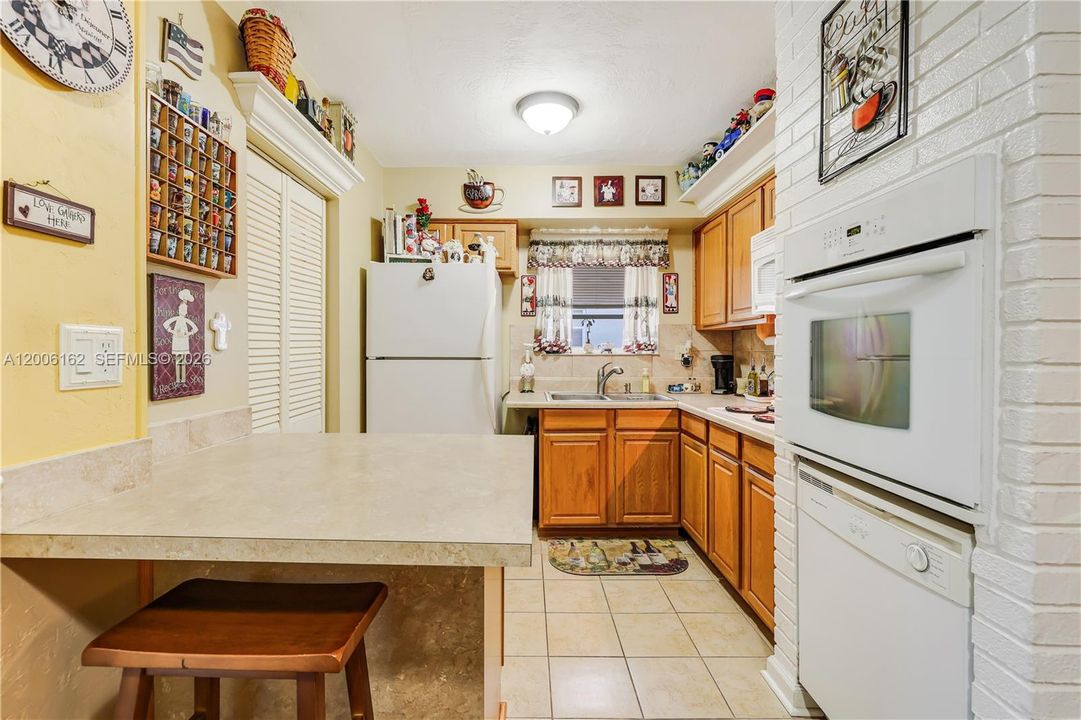 Activo con contrato: $379,900 (2 camas, 1 baños, 888 Pies cuadrados)